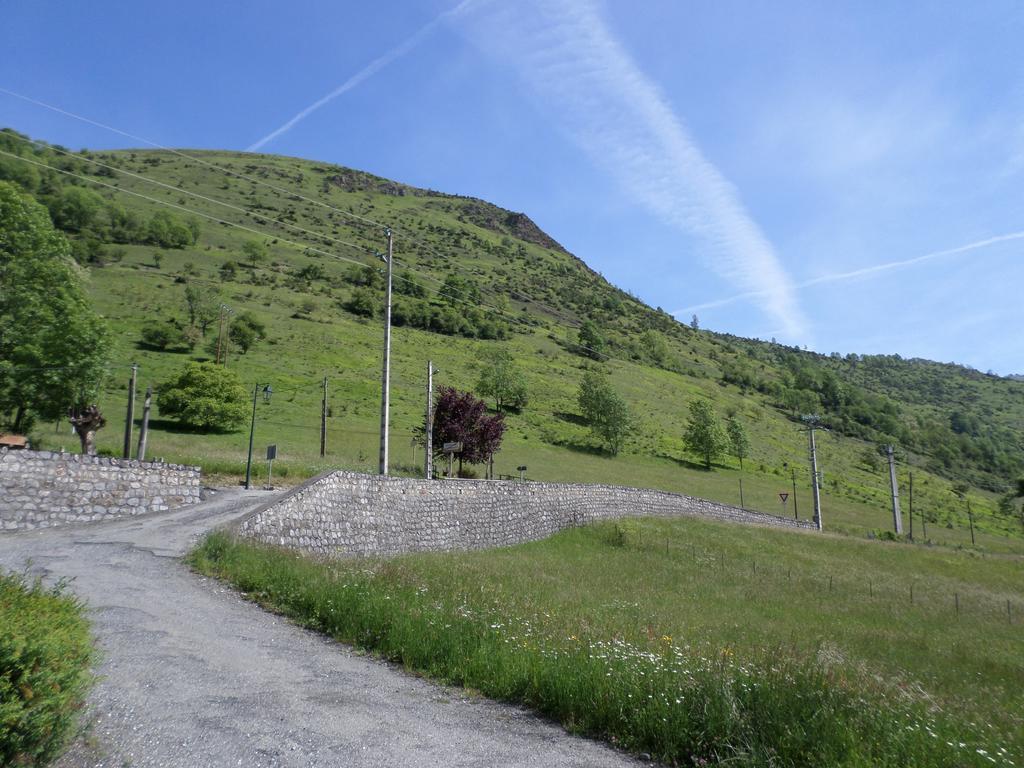 L'Esquerade Lägenhet Castillon-de-Larboust Rum bild